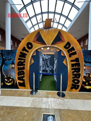 Graffiti Mural Laberinto Del Terror Calabaza Bilbao 300x100000